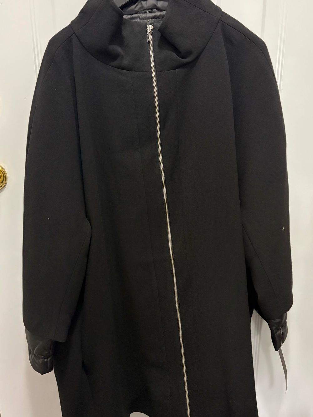 Classic Black Women's Zip-Front Coat with Removable Inner Liner BNWT
